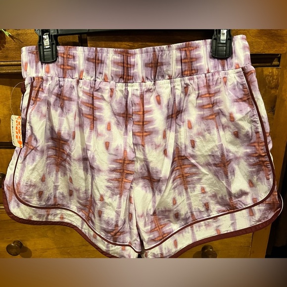 FP Movement Varsity Blues Printed Athletic Shorts Purple Size Medium NWT - Picture 4 of 4